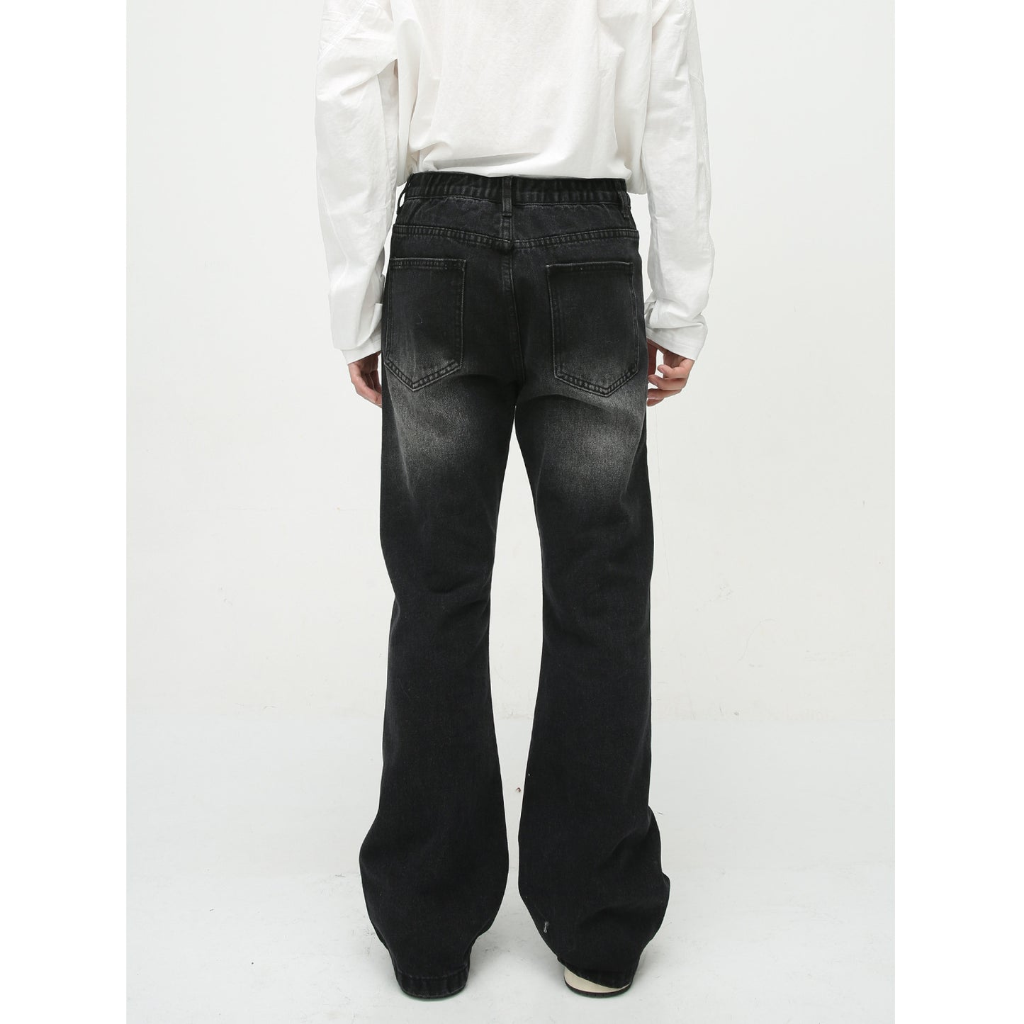 Loose Worn Looking Washed-out Slightly Flared Jeans Men